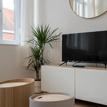 Апартаменты T2 Proche Tramway Et Commodites Туркуэн