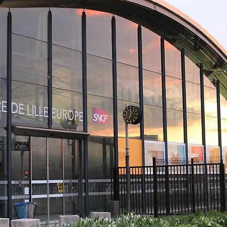 T2 Proche Tramway Et Commodites Апартаменты Туркуэн